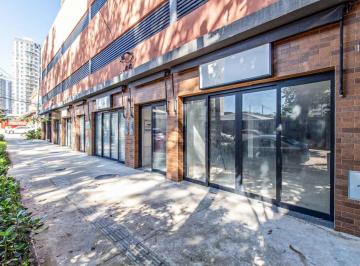 Comercial · 130m² · Loja na Rua Coronel Domingos Ferreira, N. 323 - loja 1 • 130 m²