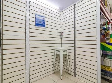 Comercial · 10m² · Loja em galeria na Avenida dos Jequitibás, N. 101 - box 8/10 • 10 m²