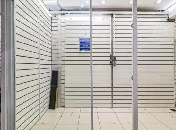 Comercial · 5m² · 1 Vaga · Loja em galeria na Avenida dos Jequitibás, N. 101 - box 17 • 5 m²