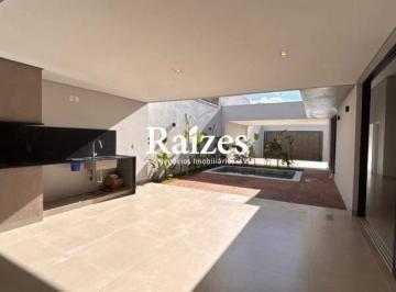Casa · 222m² · 3 Quartos · 4 Vagas · Casa Residencial no Bairro Jardim Karaíba com 3 Suítes, Varanda Gourmet e 4 Vagas