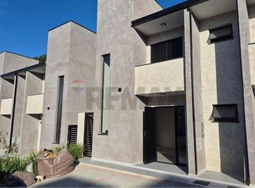 Casa · 81m² · 2 Quartos · 2 Vagas · "Casa Moderna em Condomínio para locação