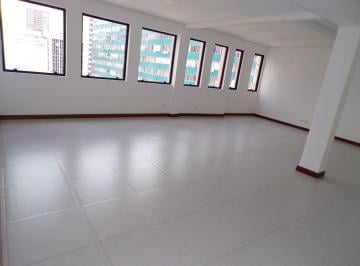 Comercial de 4 quartos, Curitiba · Conjunto comercial 4 salas e 3 banheiros, no Centro de Curitiba!