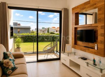 Apartamento · 67m² · 2 Quartos · 1 Vaga · Apartamento de 2 dormitórios com 67,35m² no Campeche