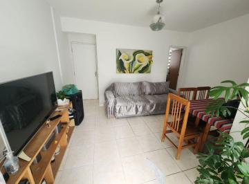 Apartamento de 2 quartos, Salvador · Apartamento - 2/4 - Dependência - Varanda / Pq. Júlio César