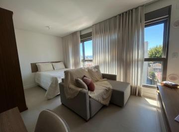 Apartamento · 32m² · 1 Quarto · 1 Vaga · Apartamento semi mobiliado de 1 Quarto com Garagem e Lazer Completo no Estreito - Florianópolis