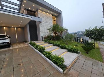 Casa de 4 quartos, Santana de Parnaíba · Casa de 500 m2 com 4 quartos em venda em Chácara Jaguari