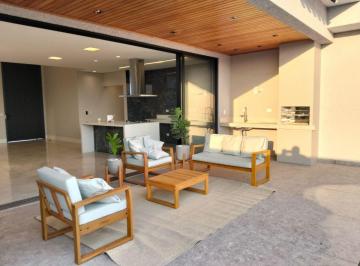 Casa de 4 quartos, Santana de Parnaíba · Casa de 500 m2 com 4 quartos em venda em Chácara Jaguari