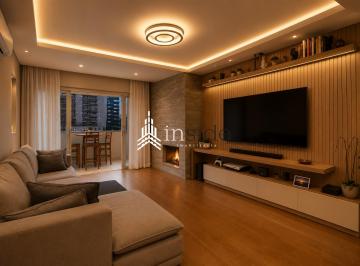 Apartamento de 3 quartos, Curitiba · Apartamento Reformado com 128m², 3 Quartos e Sacada Gourmet no Batel