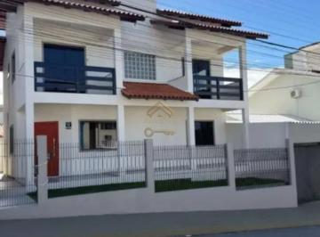 Foto 01 · Imperdível oportunidade: Casa à venda em São José-SC, bairro Ipiranga, 4 quartos, 1 suíte, 2 salas,