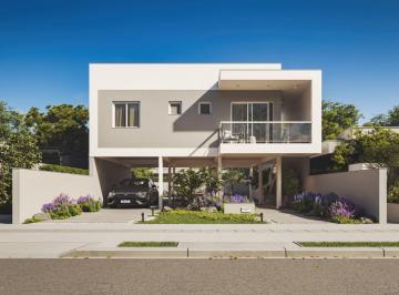 Casa · 200m² · 3 Quartos · 2 Vagas · Casa 3 dormitorios com 1 suite