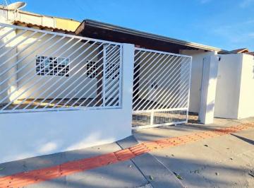 Casa · 250m² · 1 Quarto · Casa à venda em Londrina, Oriente, com 1 suíte, com 250 m²
