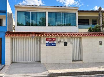 Casa · 258m² · 5 Quartos · 3 Vagas · Casa na Várzea com 257m² com 5 Quartos sendo 3 Suítes e 4 Banheiros