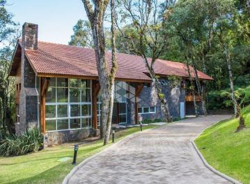 Casa · 386m² · 4 Quartos · 2 Vagas · Residencia em condominio de Gramado