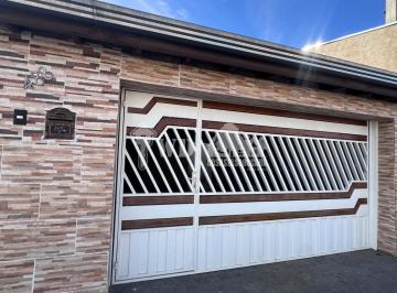Casa · 3 Quartos · 3 Vagas · Casa térrea com 3 vagas de garagem cobertas na zona oeste