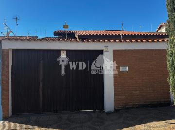 Casa · 140m² · 3 Quartos · 2 Vagas · Casa com 3 dormitórios e uma suite no Bairro Wanel Ville