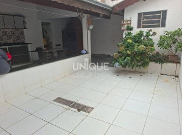 Casa · 192m² · 3 Quartos · 2 Vagas · Casa Térrea com Quintal e Espaço Gourmet - 3 Quartos - Jardim Tulipas – Jundiaí.