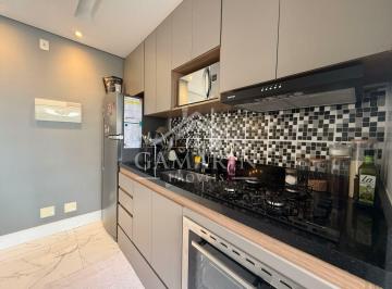 Apartamento · 50m² · 2 Quartos · 1 Vaga · Apartamento de 50m², 2 dormitórios, armários planejados, Sacada fechada em vidro, vaga de garagem.