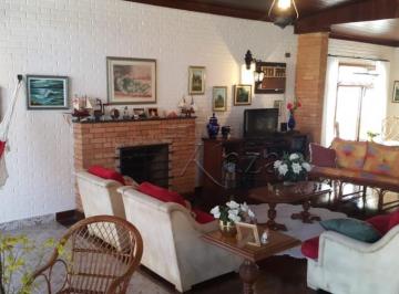 Casa · 450m² · 3 Quartos · 4 Vagas · Casa Padrão em São José dos Campos