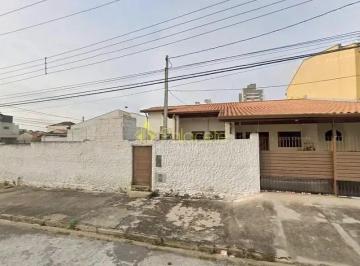 whatsapp-image-2024-10-09-at-16-11-431728502723926.jpeg · Ampla Casa com 02 Dormitórios, Suíte, Garagem e Quintal - Ideal para Uso Residencial ou Comercial -