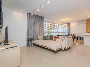 eebe8114-f83f-49d2-bebf-0ba4ceb20bf8 · Elegante apartamento para venda em Centro com 3 quartos, sendo 3 suítes, 131m²