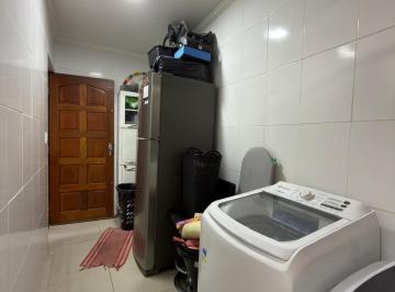 e0b62aaf-bd28-4a35-a49e-9523c3edbacb · Aconchegante sobrado para venda em Vila Nivi com 3 quartos, sendo 1 suíte, 100m²