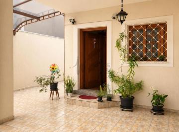 imoveis-va-vila-casa-vila-mariana · Casa com quintal em uma das ruas mais agradáveis da Vila Mariana, próximo ao Parque Ibirapuera