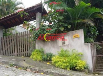 Casa · 130m² · 2 Quartos · 4 Vagas · Casa com 270 m² de terreno em Arujá | Quintal amplo e edícula nos fundos