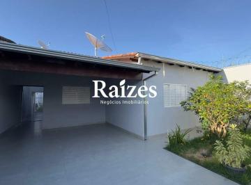 Casa · 115m² · 3 Quartos · 2 Vagas · Casa Residencial à Venda no Jardim Europa em Uberlândia com 3 Quartos, 1 Suíte e Lareira