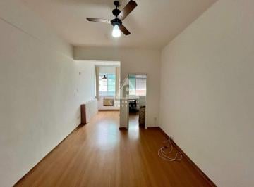 Apartamento · 70m² · 2 Quartos · 1 Vaga · Apartamento 2 quartos frente, 70m², 1 vaga na Quadra da Praia em Copacabana