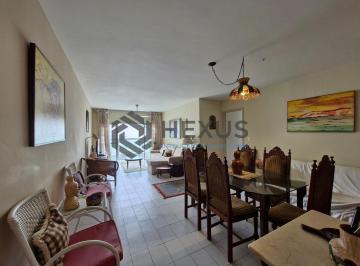 Foto · Apartamento com varanda vista mar e lazer na beira mar da Praia das Pitangueiras