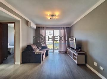 Foto · Apartamento reformado com varanda a 350m da praia na Enseada, Guarujá