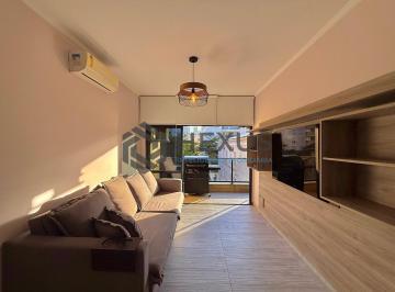Foto · Apartamento reformado com varanda e lazer a 100m da praia na Enseada, Guarujá
