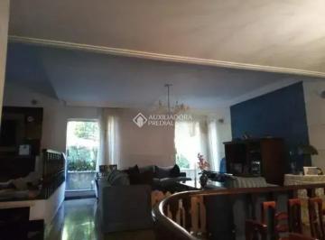Casa · 275m² · 3 Quartos · 5 Vagas · Casa Assobradada à Venda no Bairro Osvaldo Cruz em São Caetano do Sul/SP.
