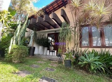 941805b275b29ef03318f31dea4f445820bb9fa0 · Casa alto padrão no Condomínio Lírios do Campo II Camboinhas .