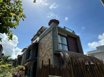 Casa · 155m² · 3 Quartos · 1 Vaga · Casa Triplex Mobiliada com Rooftop e piscina à venda no TABOA - CASAS MILAGRES