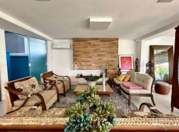 Casa · 220m² · 5 Quartos · Casa alto padrão para locação, frente ao canal na Barra da Lagoa, 5 suítes, totalmente mobiliada.
