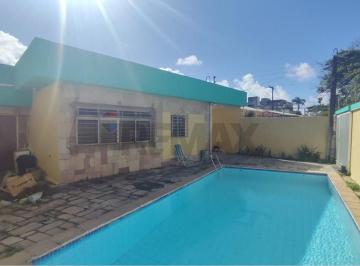 Casa · 360m² · 3 Quartos · 3 Vagas · Casa Térrea em Olinda: 360m² com Piscina e Jardim