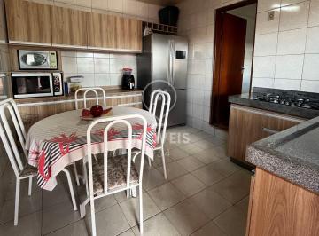 Casa · 372m² · 6 Quartos · 2 Vagas · Casa à venda no Centro ( 3 Imóveis no mesmo terreno)