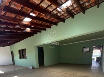 Casa · 262m² · 4 Quartos · 4 Vagas · Casa à Venda no bairro Guilhermina Vieira Chaer: