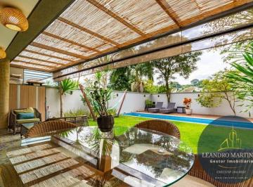 Casa · 424m² · 4 Quartos · 4 Vagas · Casa em condomínio à venda, 4 dormitórios e 424 m², Jardim Cordeiro - São Paulo
