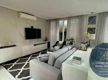 Casa · 330m² · 4 Quartos · 3 Vagas · Casa em condomínio em Jardim Cordeiro