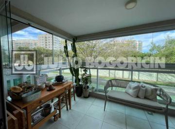 Apartamento · 74m² · 2 Quartos · 2 Vagas · Maravilhoso, varanda.2 quartos, suíte, armários, 2 vagas. Segurança e lazer.