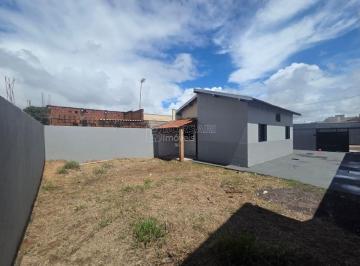 Casa · 53m² · 2 Quartos · 1 Vaga · Casa Padrão em Araraquara