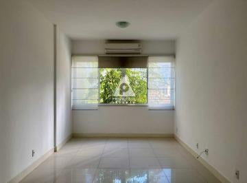 Apartamento · 85m² · 3 Quartos · 1 Vaga · Apartamento reformado com 3 quartos, suíte com varanda e vaga em Ipanema