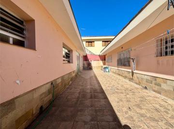 Imagem Principal · Casa à Venda – Com 3 quartos e 6 vagas de garagem