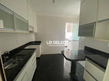 bc61018ff73917df13105211882392bd46d6aeb7 · Apartamento no bairro Jardim Finotti com três quartos, uma suíte e duas vagas de garagem.