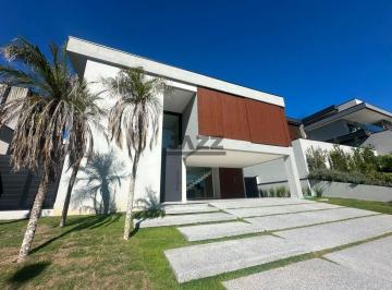 Casa · 372m² · 5 Quartos · 4 Vagas · Casa Alto Padrão com 5 Suítes, Piscina e Hidromassagem