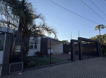 Casa · 219m² · 3 Quartos · 2 Vagas · Casa plana