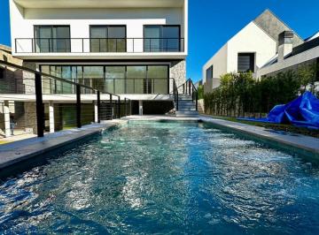 Casa · 499m² · 4 Quartos · 5 Vagas · 
                                Casa Montalcino | 04 Dormitórios | Nossa Senhora da Saúde 
        
