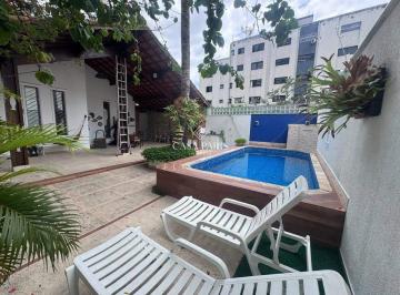 Casa · 203m² · 3 Quartos · 2 Vagas · Sobrado à venda no Bairro Aviação (Praia Grande/SP) | 3 dorms, 2 suítes, piscina e churrasqueira